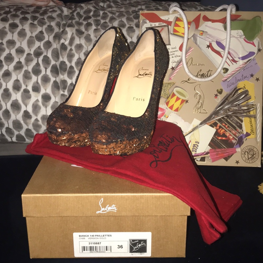 Gently Used Gold/Bronze Bianca 140 Paillettes